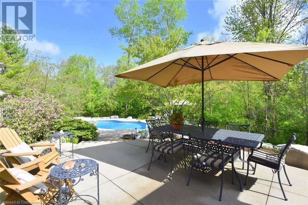 712 ROBSON ROAD Image 33