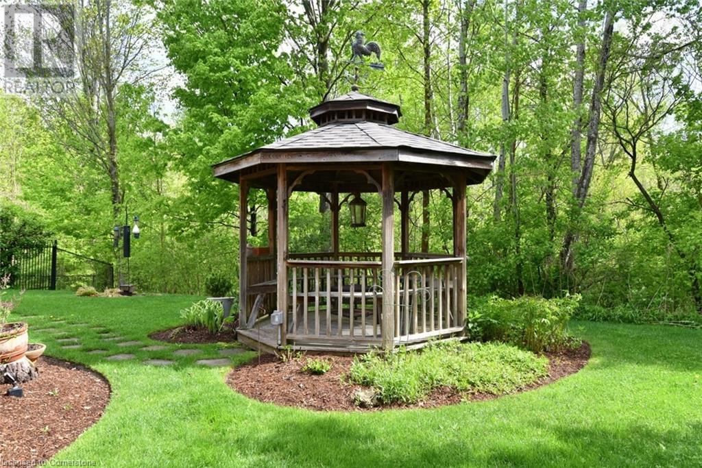 712 ROBSON ROAD Image 35