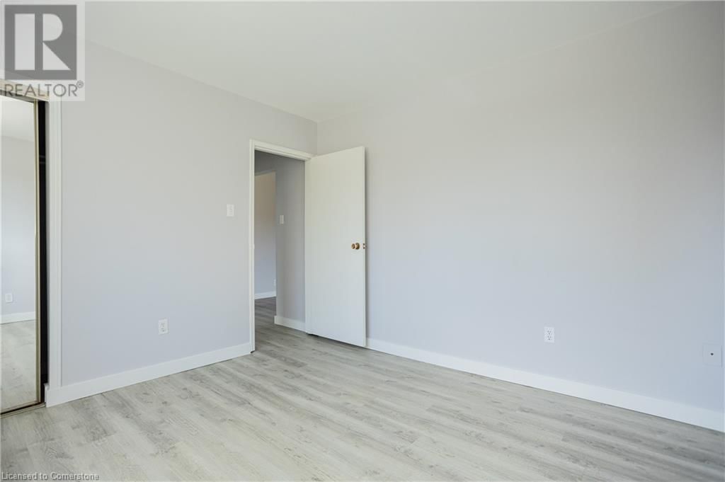 10 - 371 DALE CRESCENT Image 13