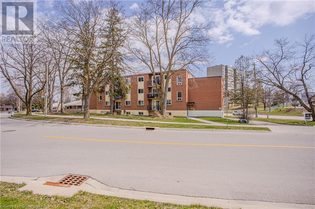 10 - 371 DALE CRESCENT Image 19
