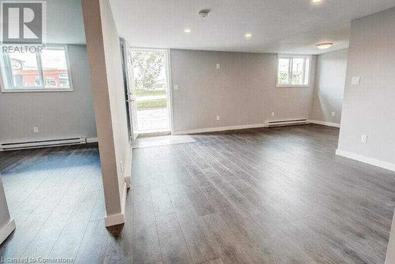 16 - 371 DALE CRESCENT Image 4