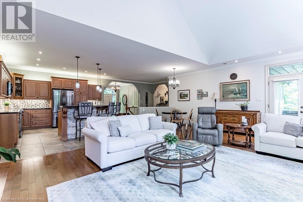 32 BROOKSIDE AVENUE Image 10