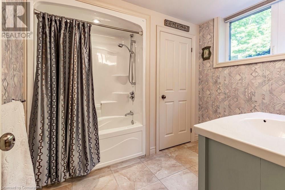 32 BROOKSIDE AVENUE Image 35