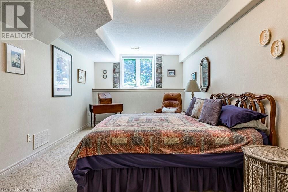 32 BROOKSIDE AVENUE Image 37