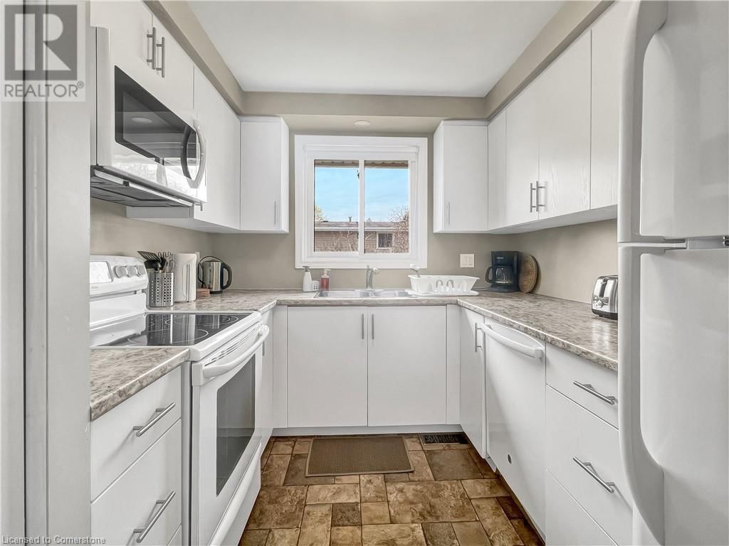 267 KINGSWOOD DRIVE Image 15