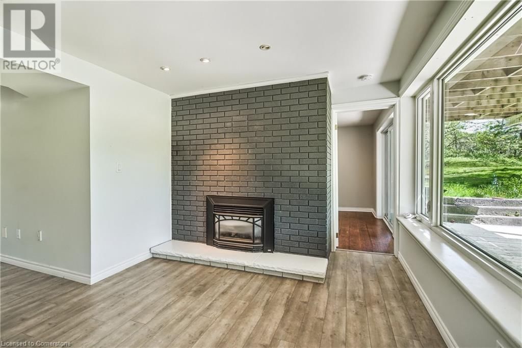 932 OLD DUNDAS ROAD Image 19