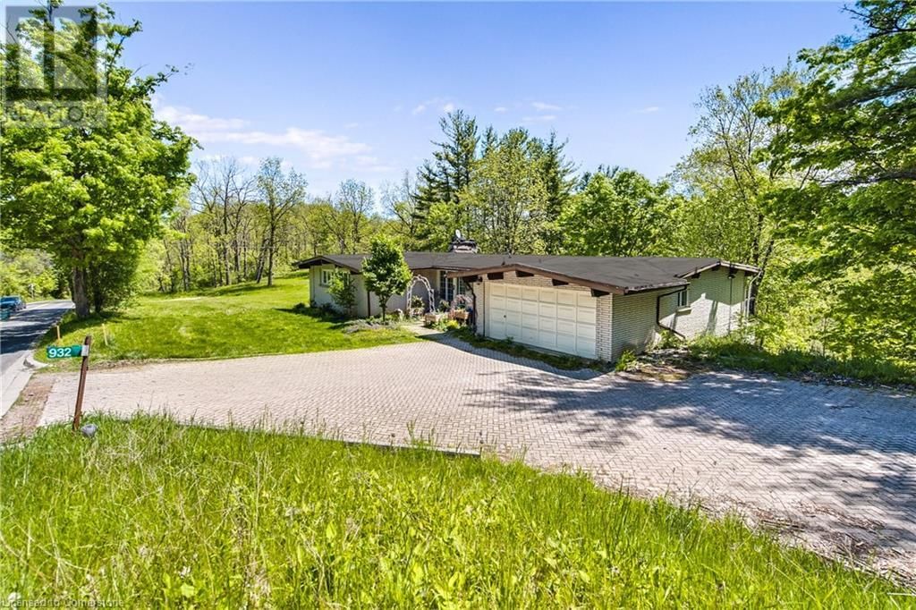 932 OLD DUNDAS ROAD Image 4