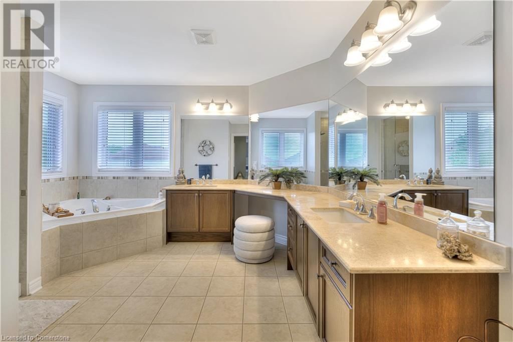 533 TERRINGTON CRESCENT Image 33