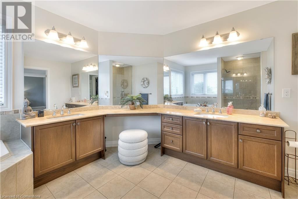 533 TERRINGTON CRESCENT Image 35