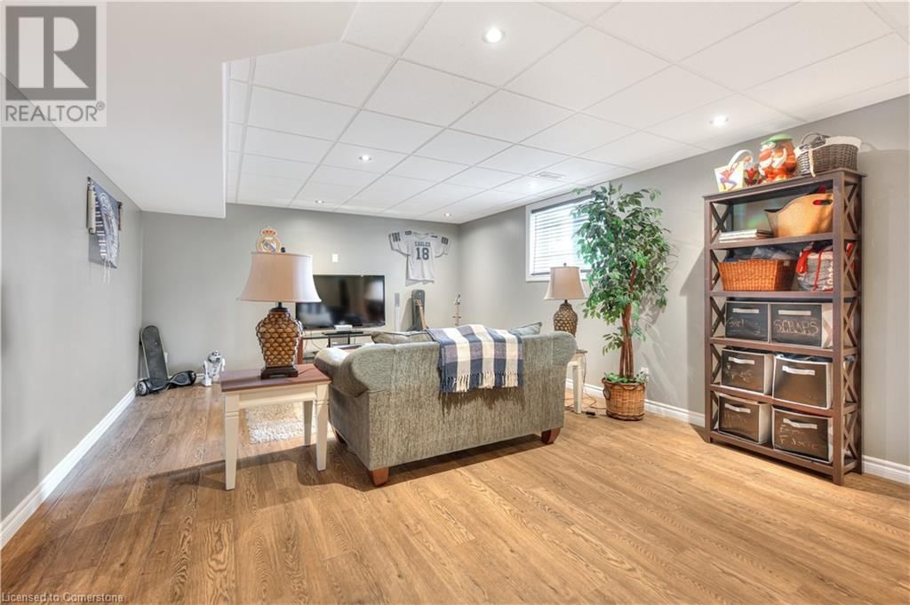 533 TERRINGTON CRESCENT Image 42