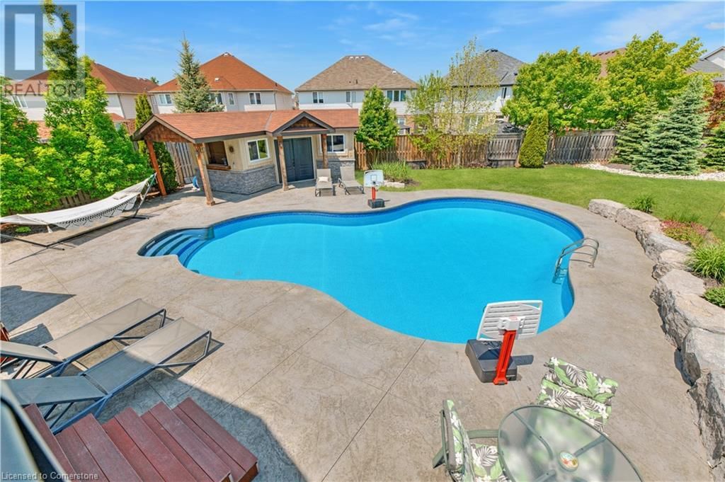 533 TERRINGTON CRESCENT Image 6