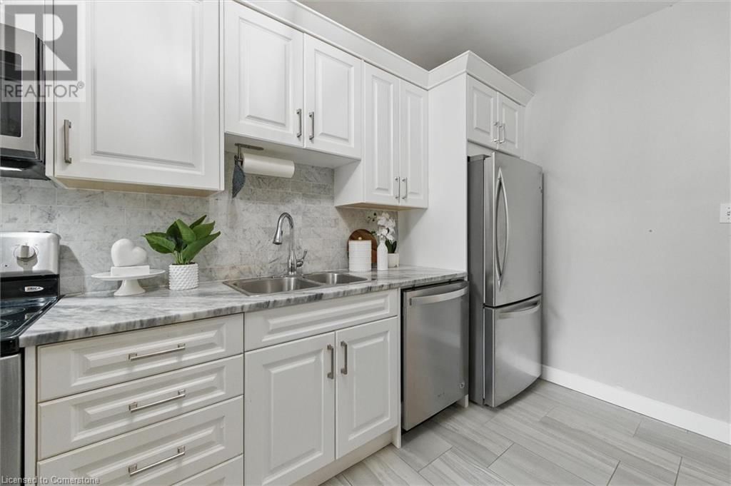 122 SANFORD AVENUE SOUTH Image 15
