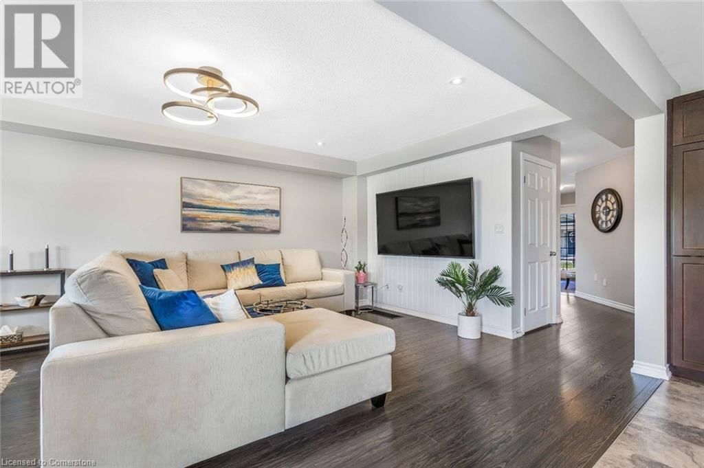 18 - 77 AVERY CRESCENT Image 10