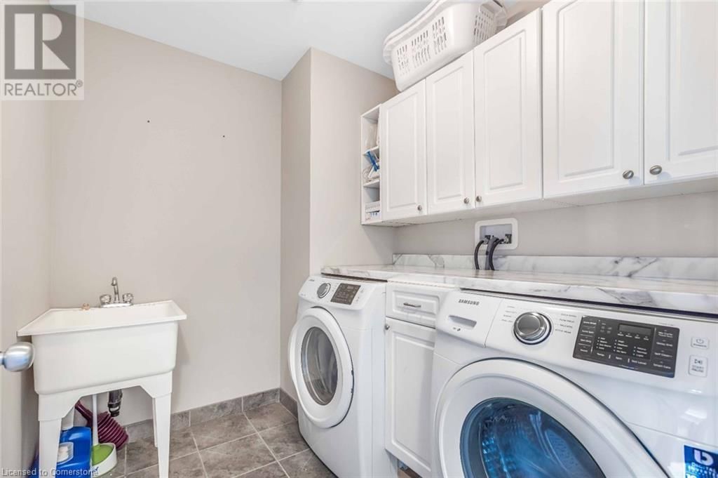 18 - 77 AVERY CRESCENT Image 21