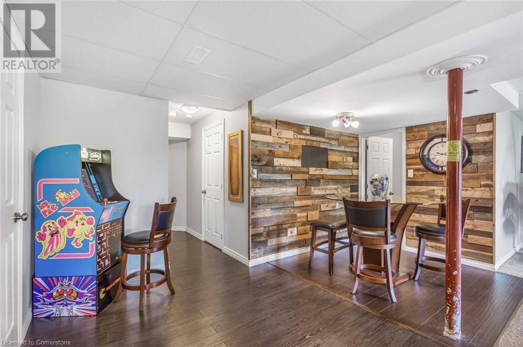 18 - 77 AVERY CRESCENT Image 28