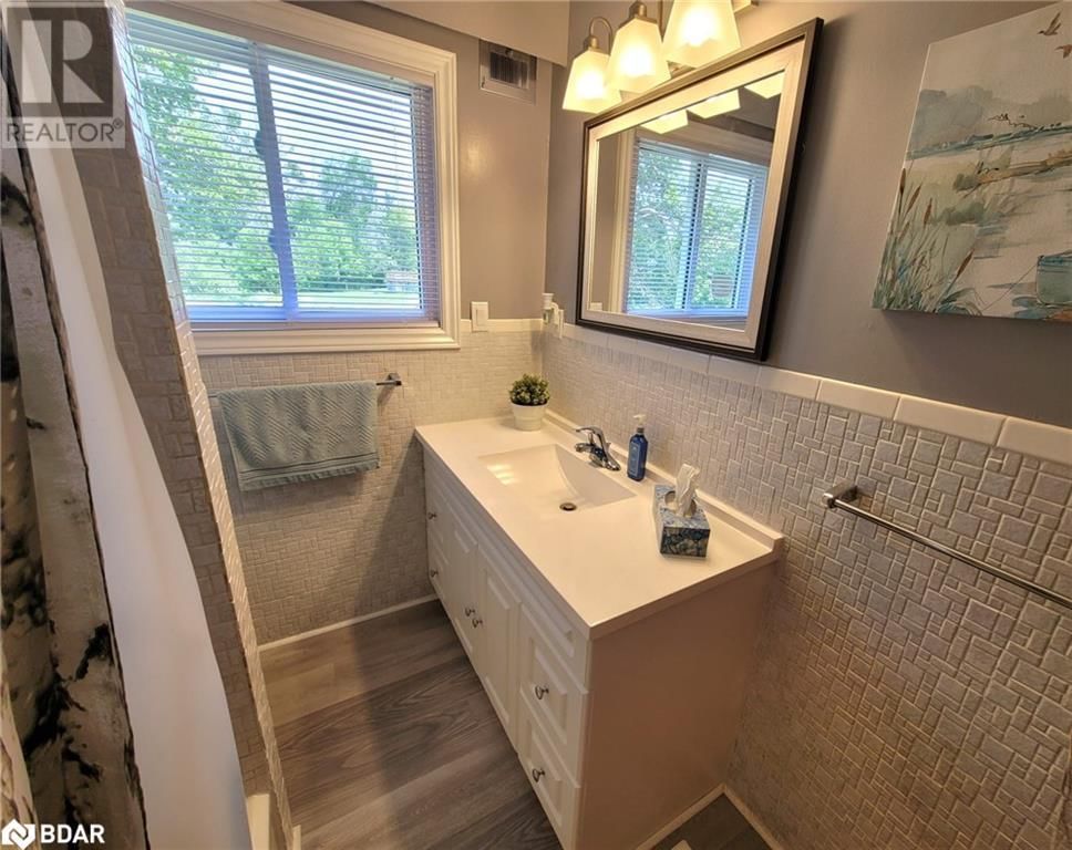 64 LANGS ROAD Image 22