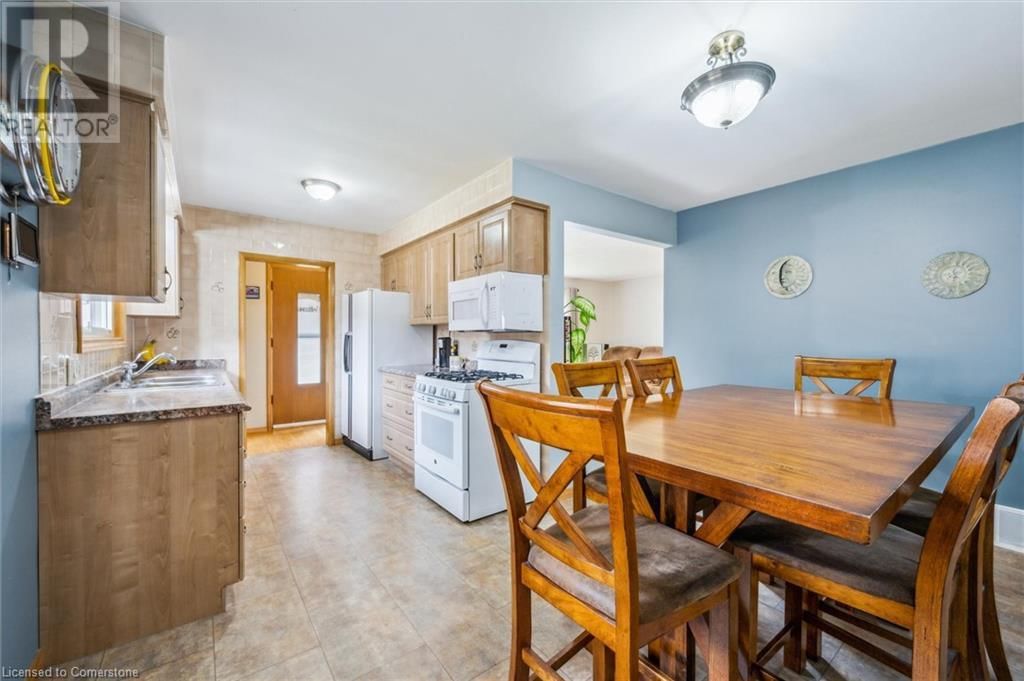 176 SEKURA STREET Image 10