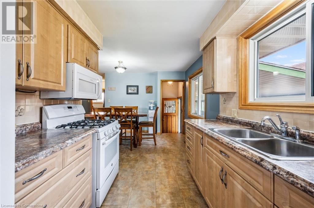 176 SEKURA STREET Image 13