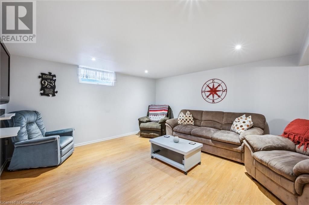 176 SEKURA STREET Image 24