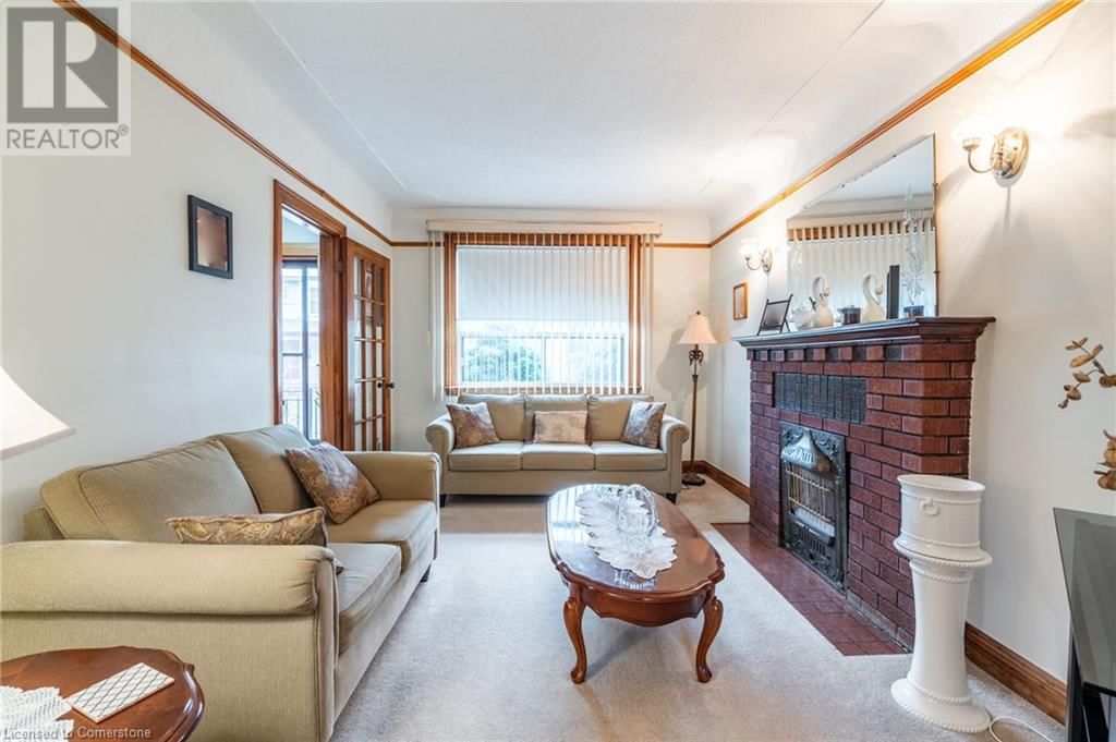 204 EMERALD STREET Image 10