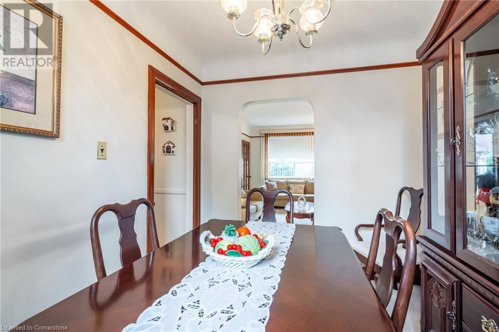 204 EMERALD STREET Image 13