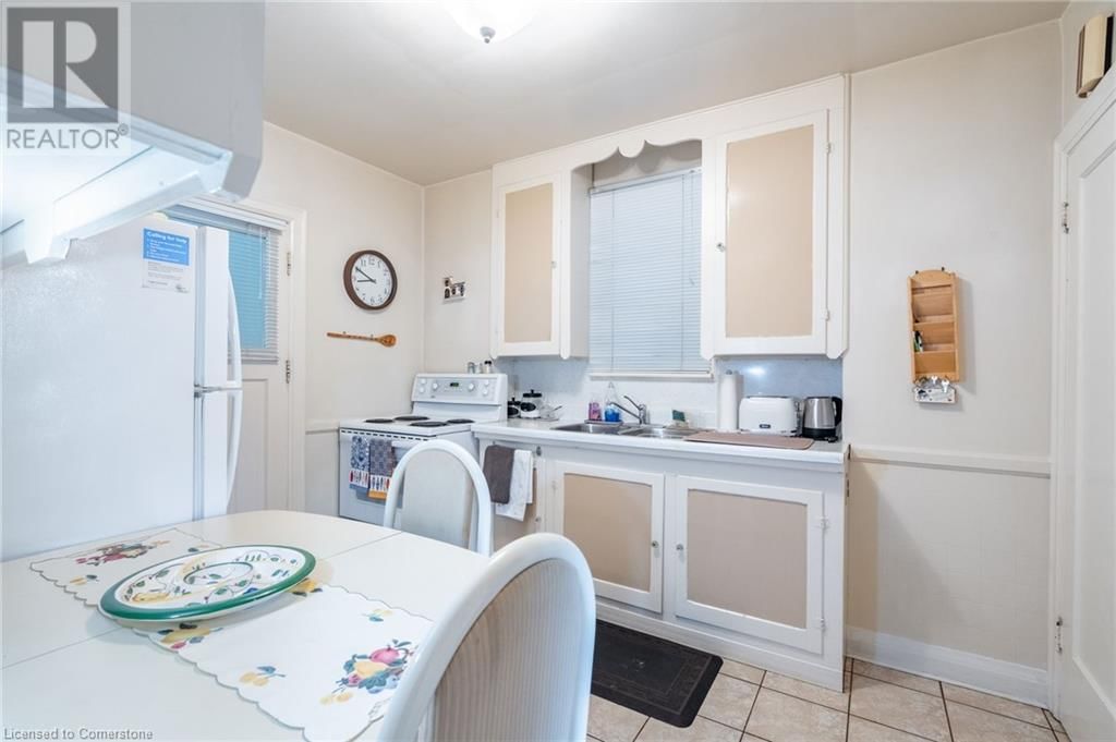 204 EMERALD STREET Image 14