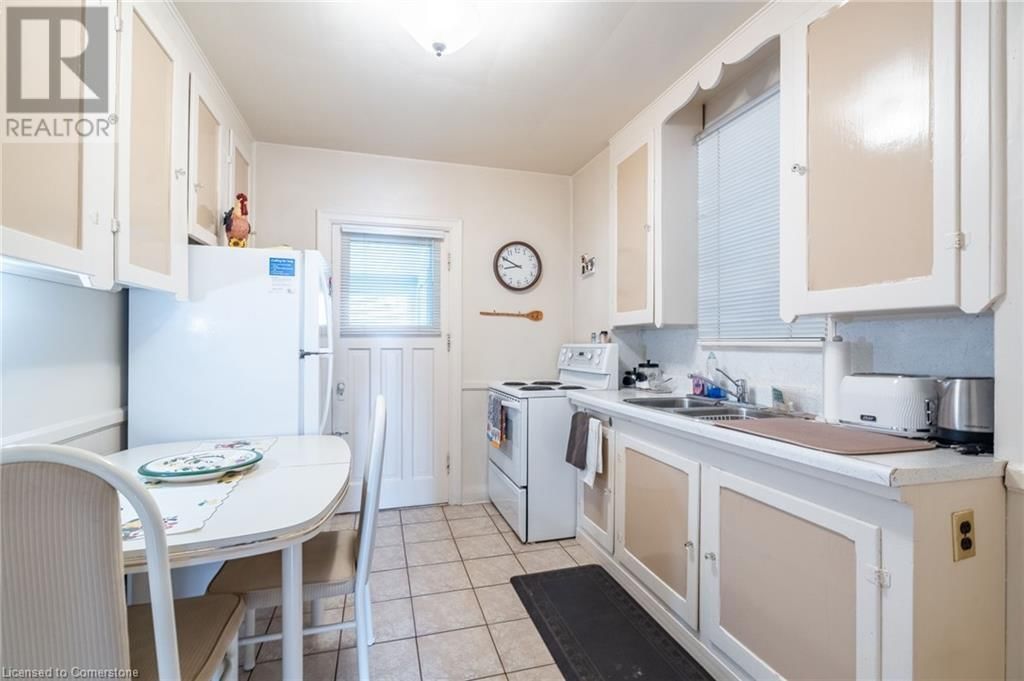 204 EMERALD STREET Image 15