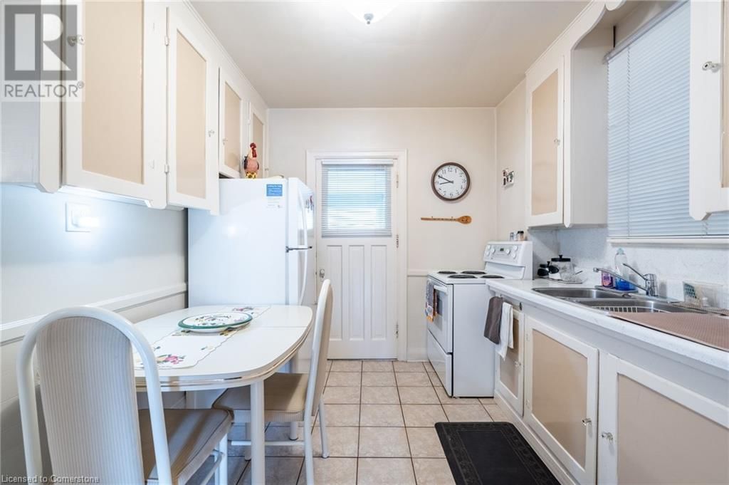 204 EMERALD STREET Image 16