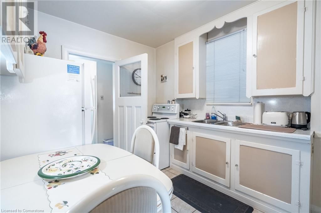 204 EMERALD STREET Image 22