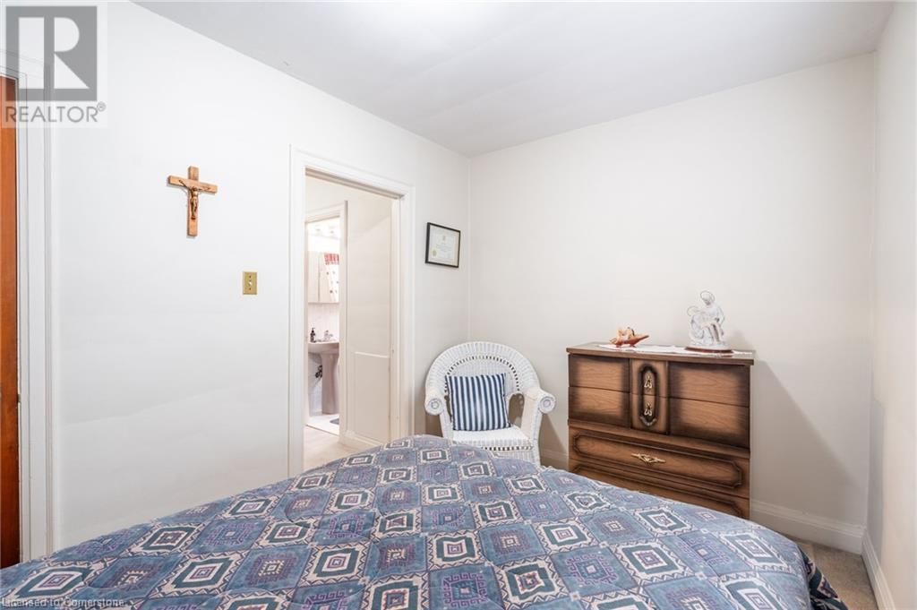 204 EMERALD STREET Image 30