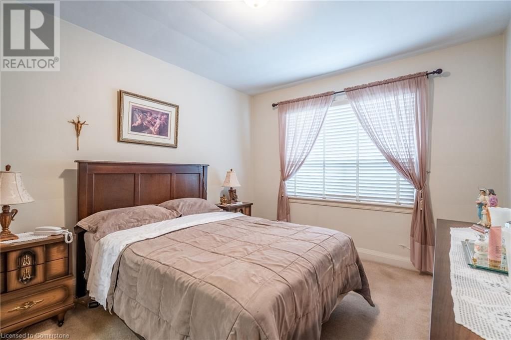 204 EMERALD STREET Image 31