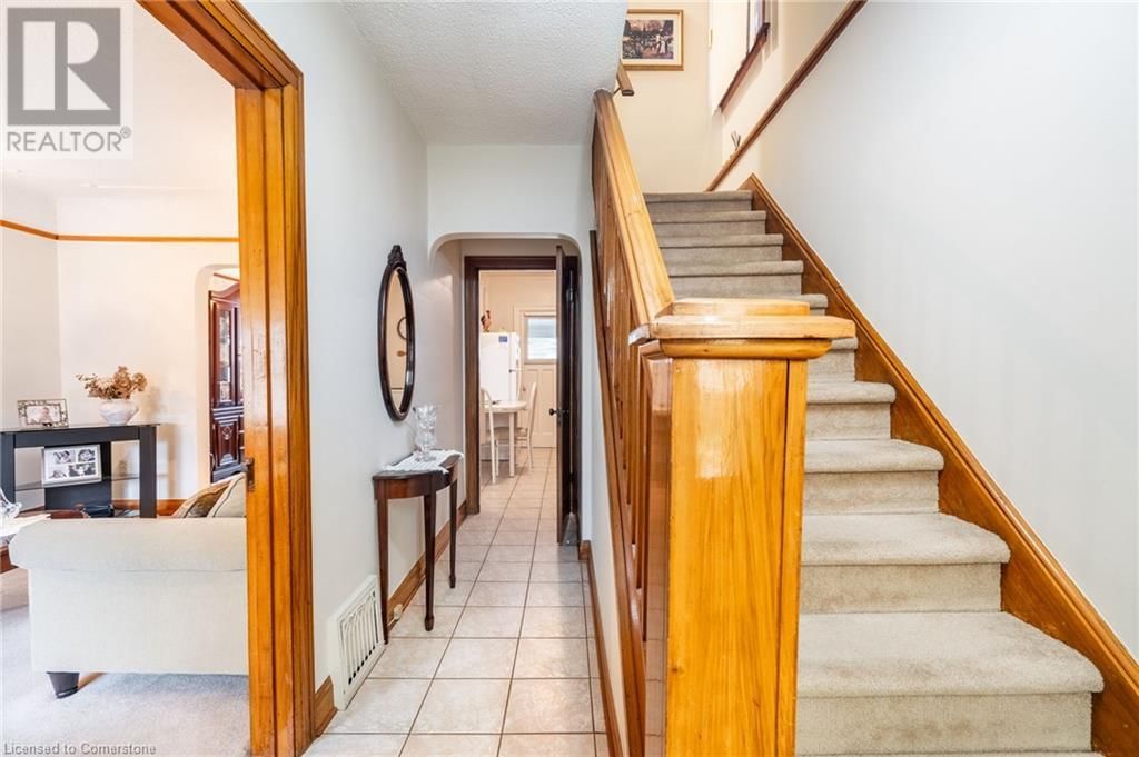 204 EMERALD STREET Image 5