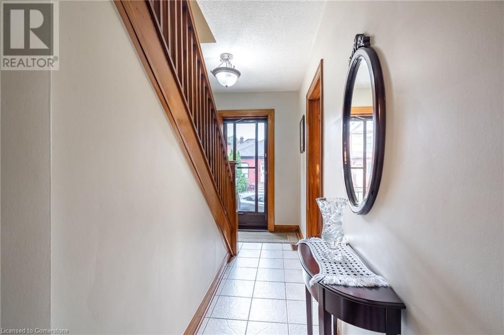 204 EMERALD STREET Image 6