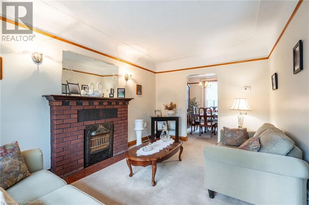 204 EMERALD STREET Image 7