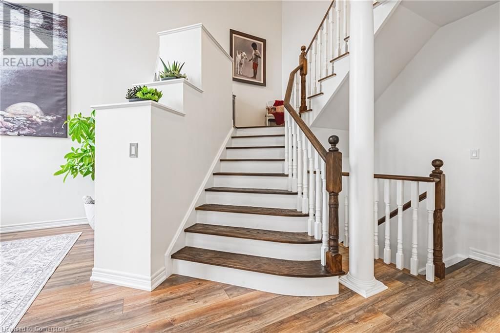95 LIVINGSTONE DRIVE Image 23