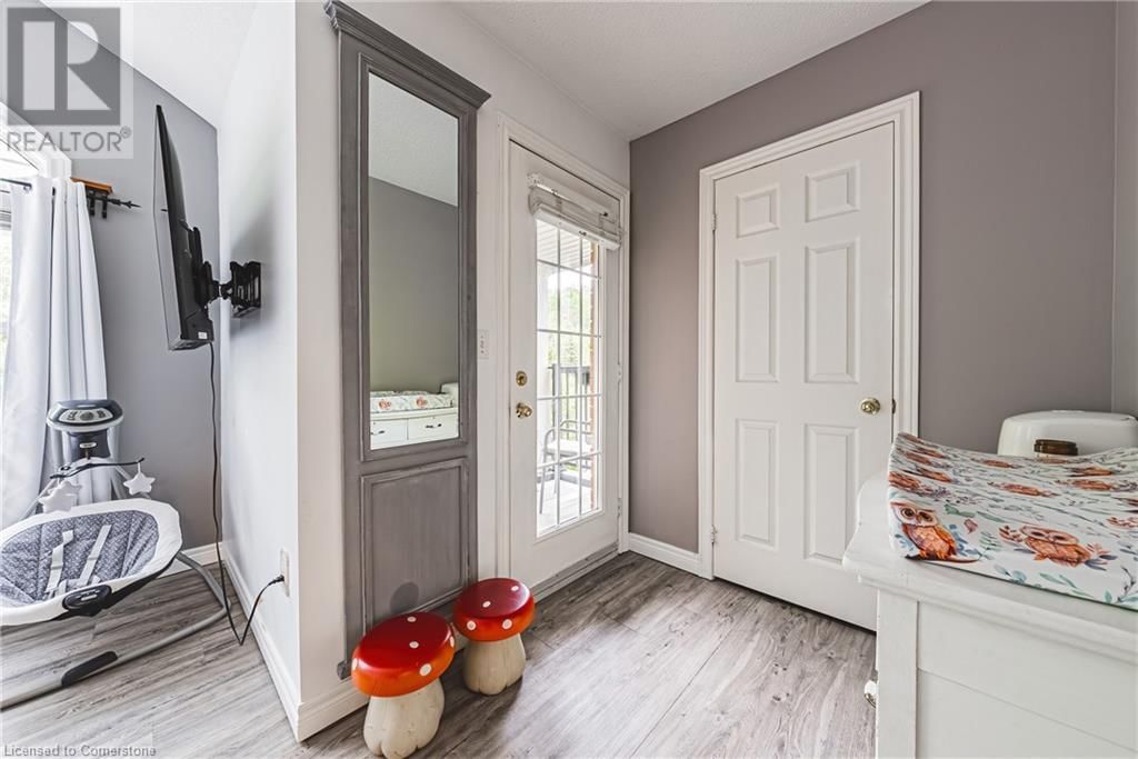95 LIVINGSTONE DRIVE Image 32