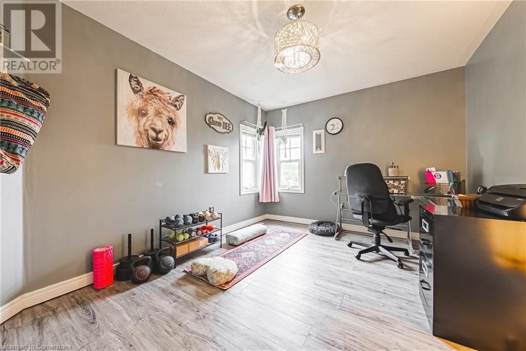 95 LIVINGSTONE DRIVE Image 34