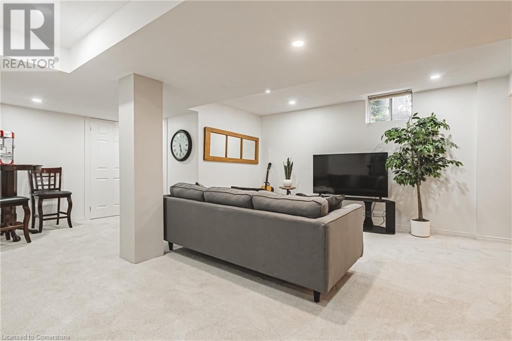 95 LIVINGSTONE DRIVE Image 38
