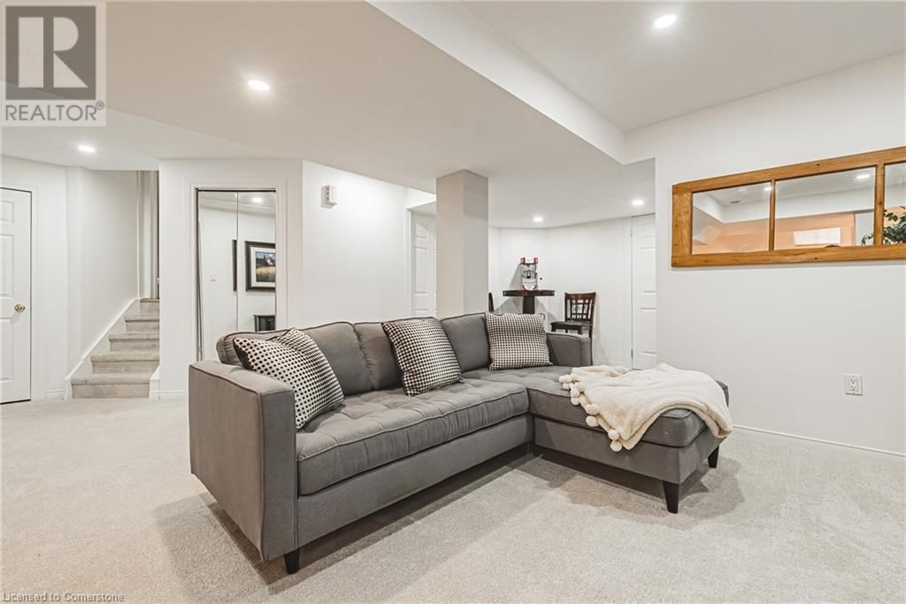 95 LIVINGSTONE DRIVE Image 39