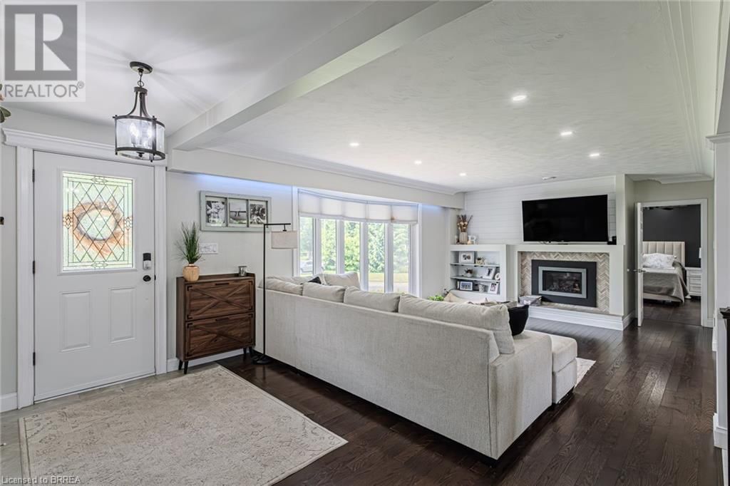 836 MOUNT PLEASANT ROAD Image 10