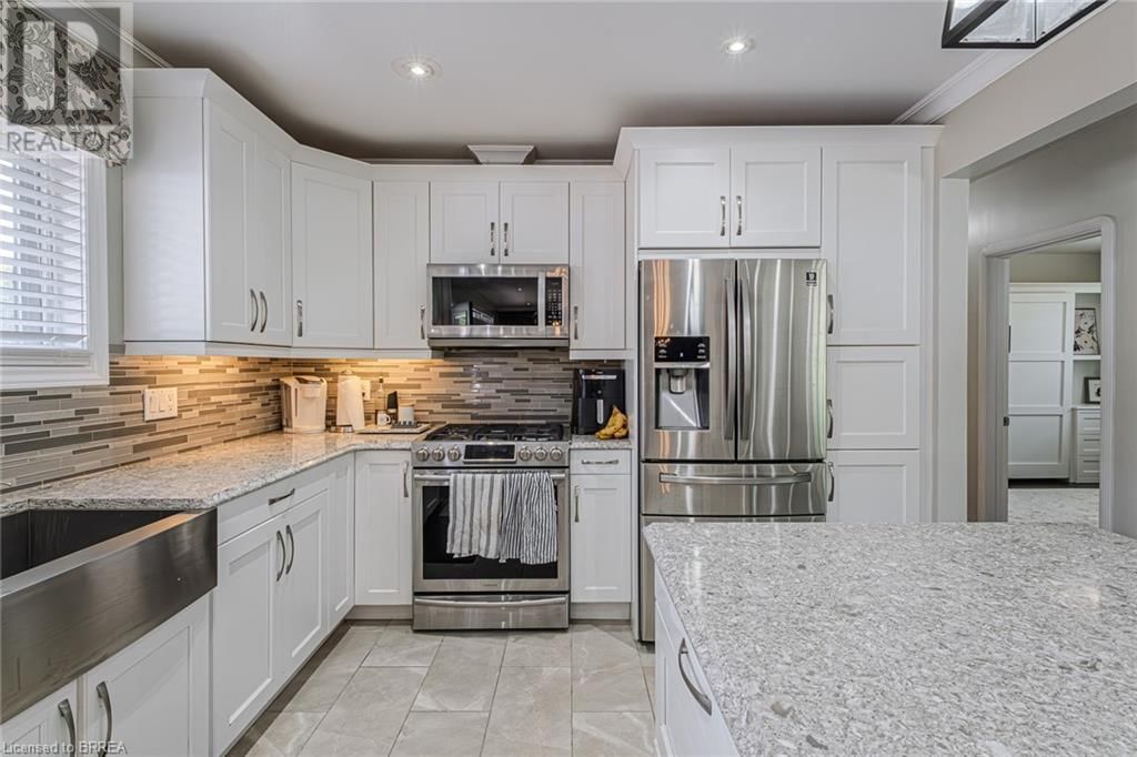 836 MOUNT PLEASANT ROAD Image 15