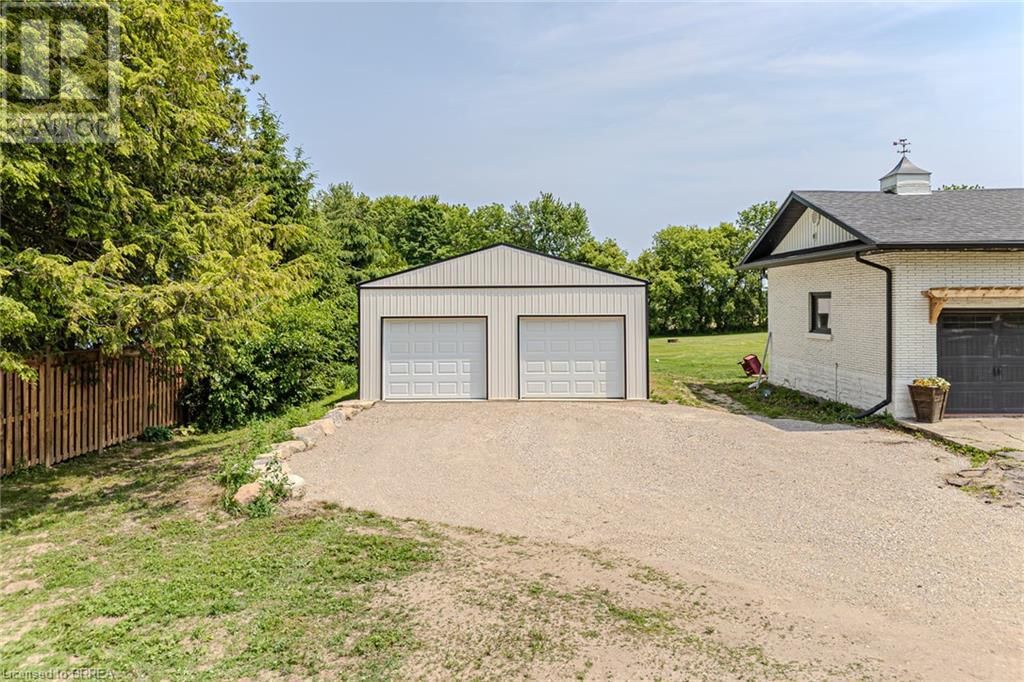 836 MOUNT PLEASANT ROAD Image 45