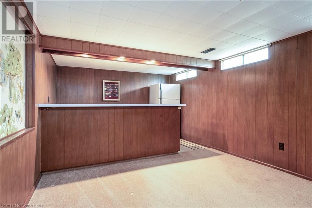 55 EVERGREEN CRESCENT Image 32