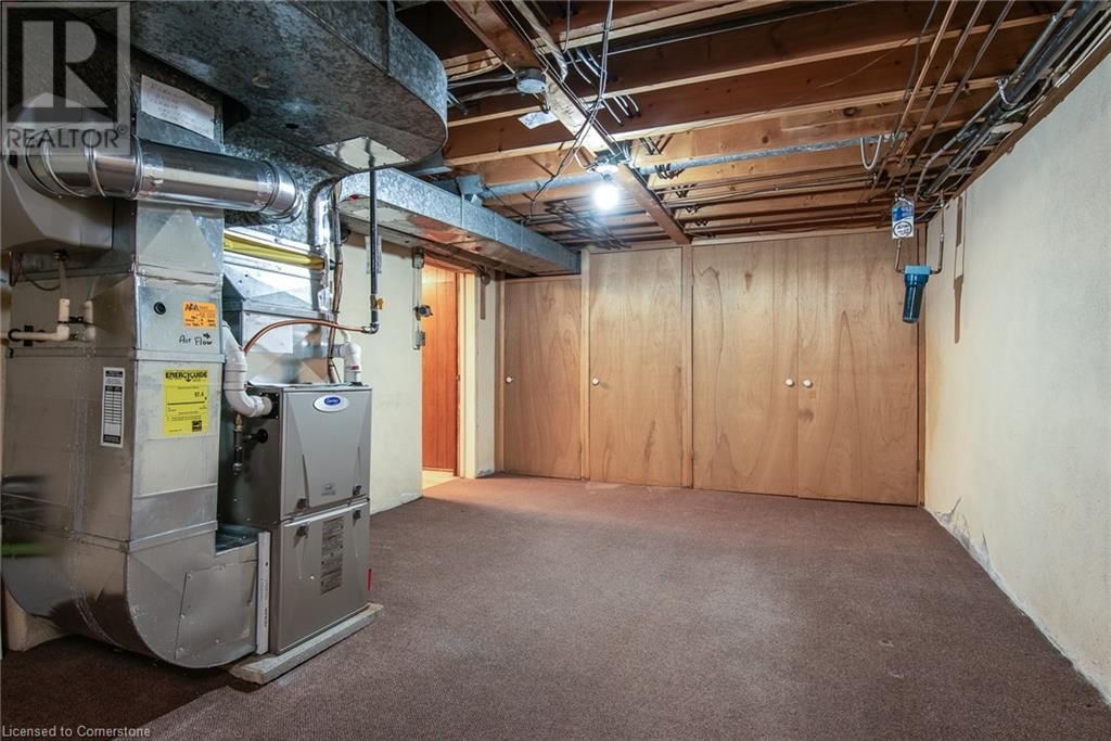 55 EVERGREEN CRESCENT Image 34