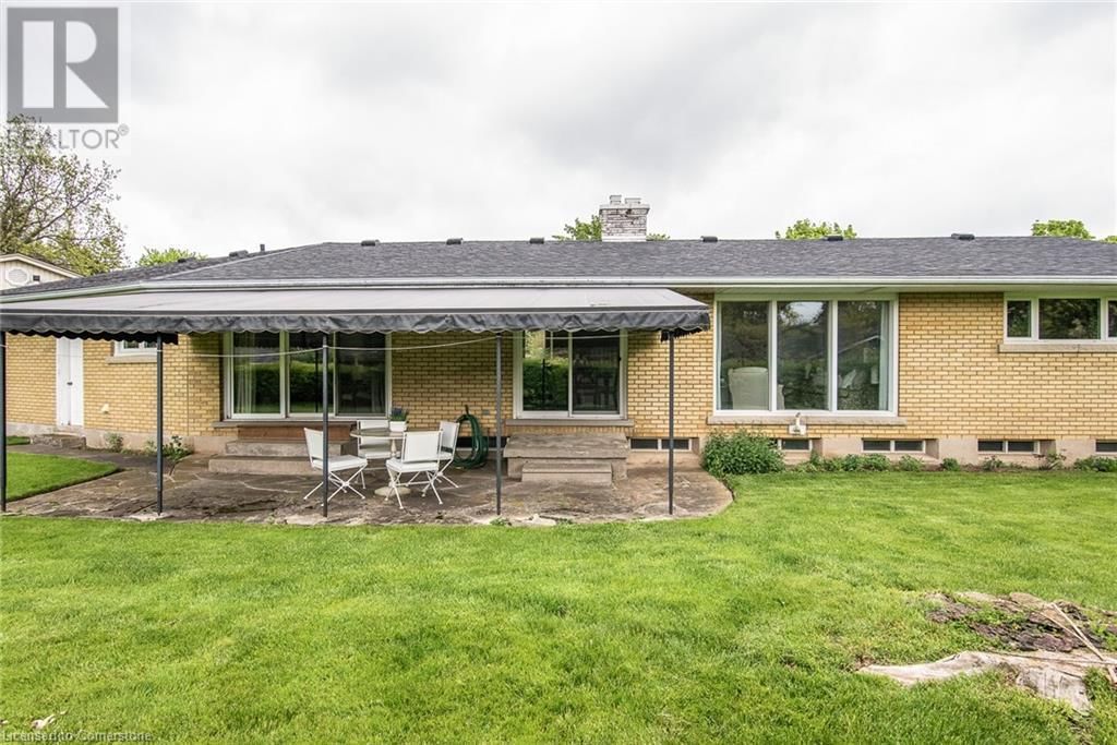 55 EVERGREEN CRESCENT Image 40