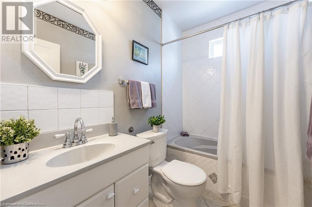 38 ST CLAIR AVENUE Image 4