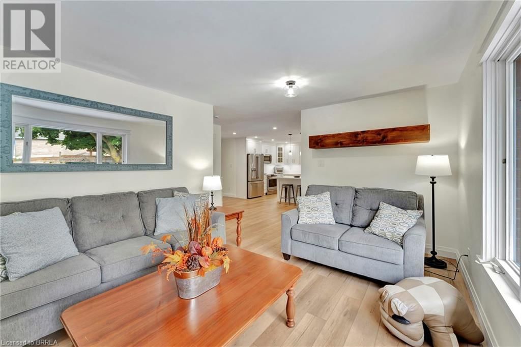 28 AUSTIN CRESCENT Image 18