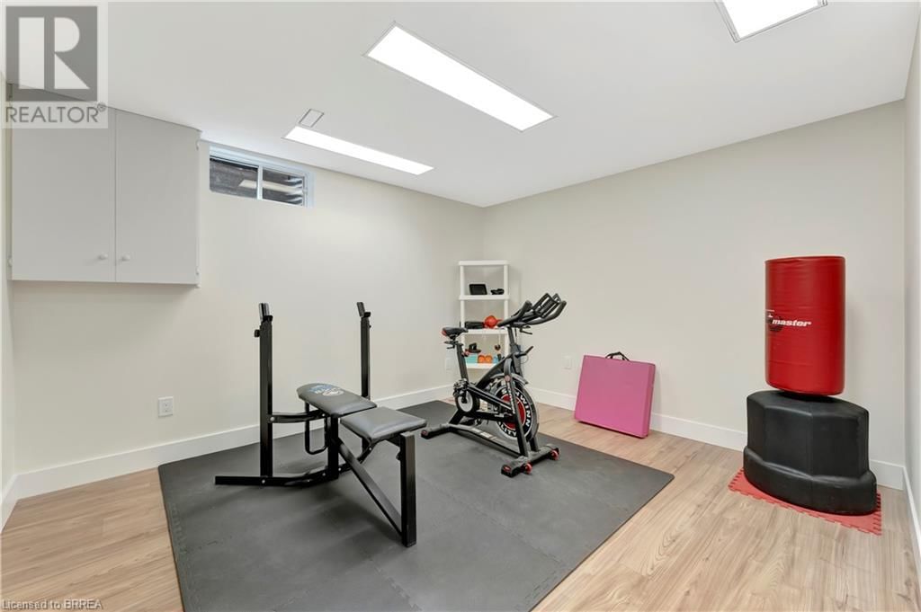 28 AUSTIN CRESCENT Image 21