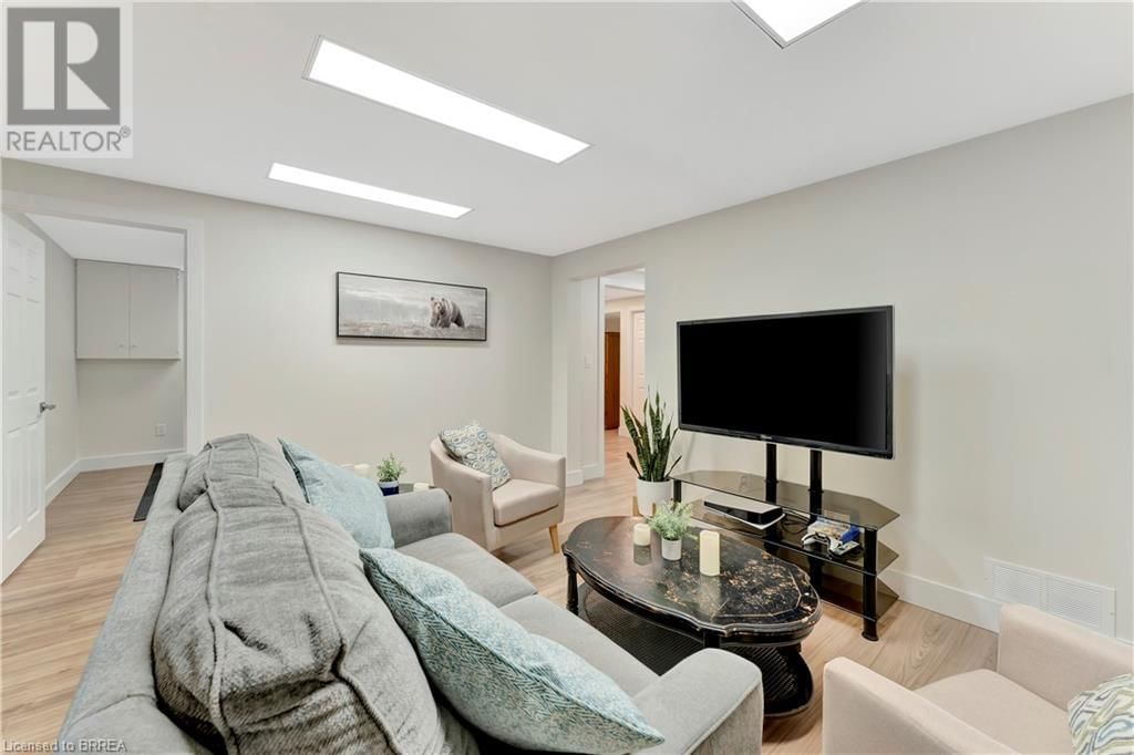 28 AUSTIN CRESCENT Image 24