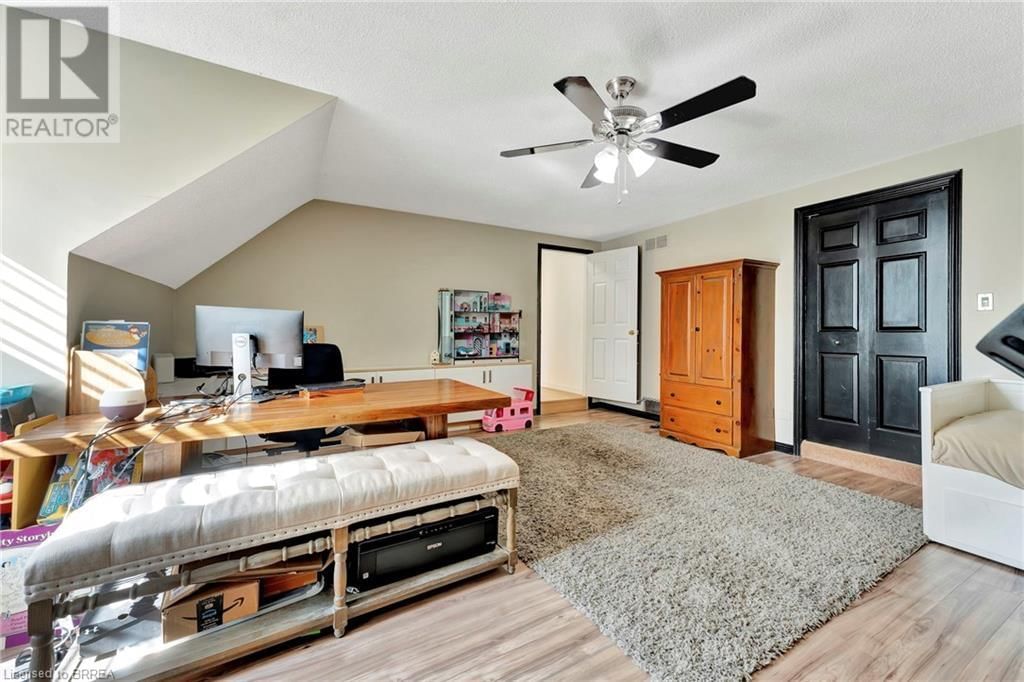 28 AUSTIN CRESCENT Image 32
